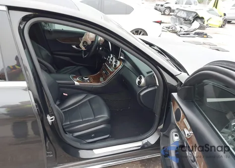 2017 Mercedes-Benz C 300 из США, поврежденный, VIN WDDWF4JB6HR261386